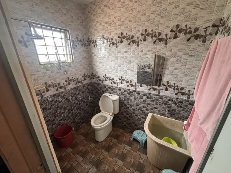 2-storey Terraced House for Sale in Taman Tun Teja (Rawang) - Danish Muzaffar - Bathroom - PropertyGuru.com.my