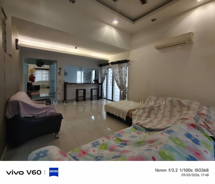 2-storey Terraced House for Sale in Taman Putra Prima (Puchong) - Emerlyne Shum - Living Room - PropertyGuru.com.my