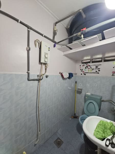 Bandar Baru Permas Jaya untuk Untuk Disewa - RM 1,600 /bulan, Mac 2026 - Bathroom - PropertyGuru.com.my