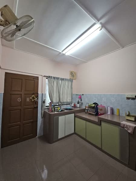 Bandar Baru Permas Jaya untuk Untuk Disewa - RM 1,600 /bulan, Mac 2026 - Kitchen - PropertyGuru.com.my