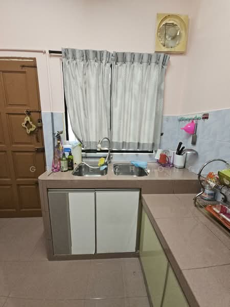 Bandar Baru Permas Jaya untuk Untuk Disewa - RM 1,600 /bulan, Mac 2026 - Kitchen - PropertyGuru.com.my