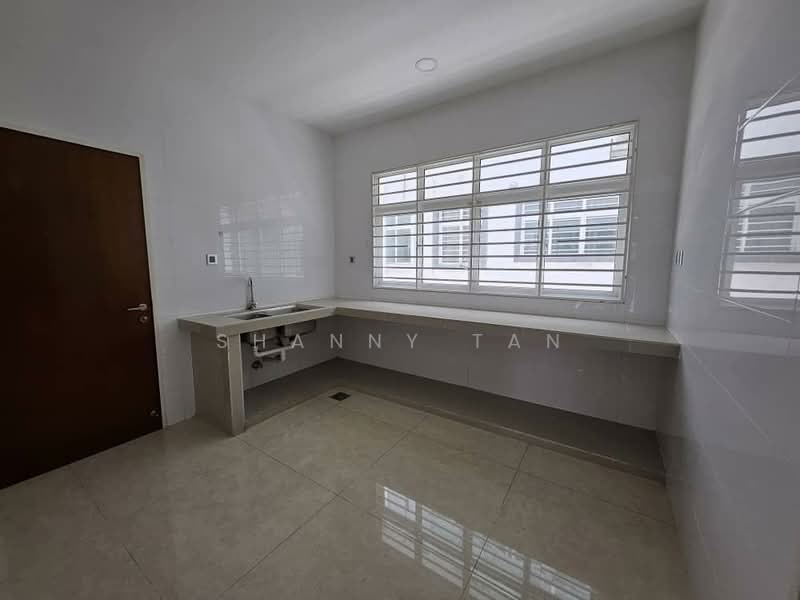 Taman Taming Indah 2 untuk Untuk Dijual - RM 1,400,000, Mac 2026 - Kitchen - PropertyGuru.com.my