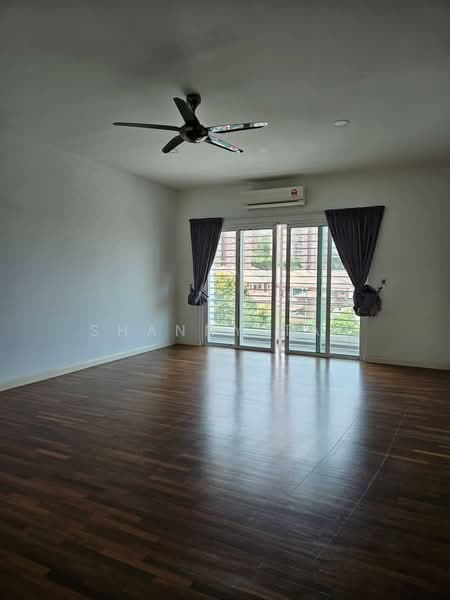 Taman Taming Indah 2 untuk Untuk Dijual - RM 1,400,000, Mac 2026 - Living Room - PropertyGuru.com.my