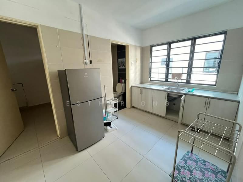 2-storey Terraced House for Sale in Puchong (Selangor) - Esther Ong - Kitchen - PropertyGuru.com.my