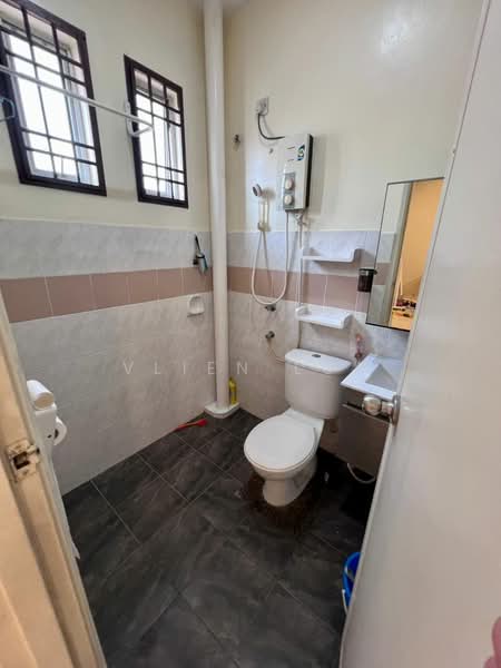 2-storey Terraced House for Sale in Bandar Seri Alam (Masai) - Vlien Lua - Bathroom - PropertyGuru.com.my