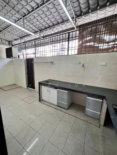 2-storey Terraced House for Sale in Bandar Seri Alam (Masai) - Vlien Lua - Kitchen - PropertyGuru.com.my