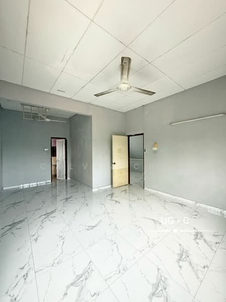 1.5-storey Terraced House for Sale in Bukit Raja (Selangor) - Calvin Chia - Interior - PropertyGuru.com.my