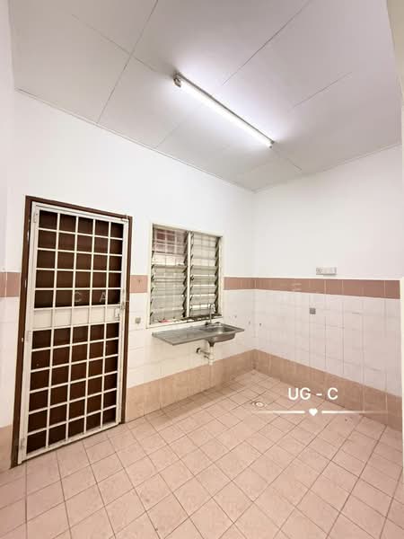 1.5-storey Terraced House for Sale in Bukit Raja (Selangor) - Calvin Chia - Interior - PropertyGuru.com.my