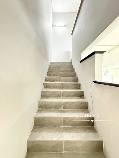 1.5-storey Terraced House for Sale in Bukit Raja (Selangor) - Calvin Chia - Corridor - PropertyGuru.com.my