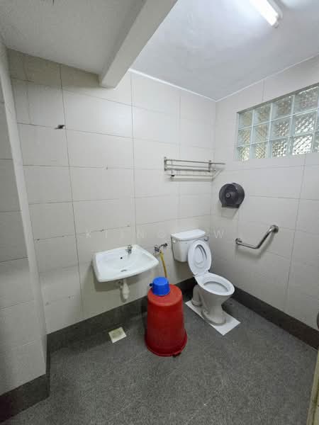 Rumah Teres 2 Tingkat untuk Dijual di Taman Sri Bintang (Kepong) - Kiing TW - Bathroom - PropertyGuru.com.my