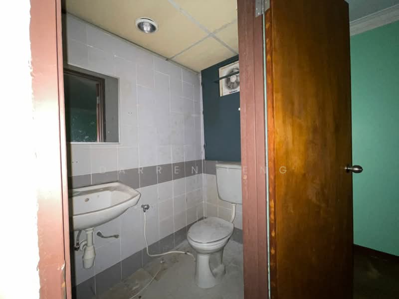 Shop / Office for Rent in Usj 10 (Subang Jaya) - Darren Teng - Bathroom - PropertyGuru.com.my
