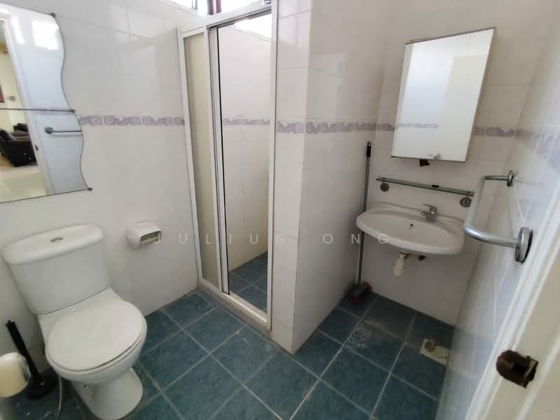 Angkupuri Condominium untuk Untuk Dijual - RM 800,000, Mac 2026 - Common bath - PropertyGuru.com.my