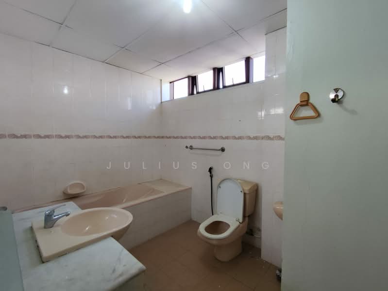 Angkupuri Condominium untuk Untuk Dijual - RM 800,000, Mac 2026 - Master bath - PropertyGuru.com.my