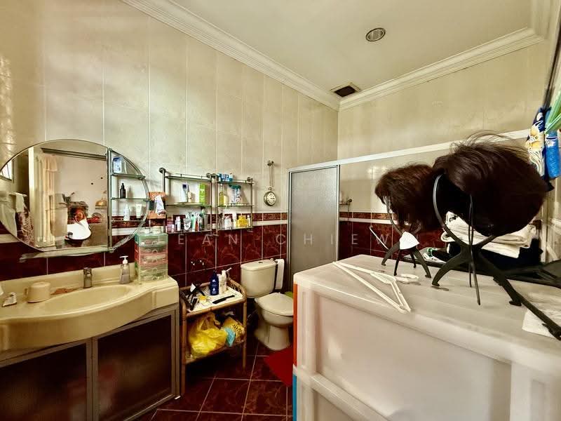 Bungalow House for Sale in Kota Damansara (Selangor) - Jean Chiew - Bathroom - PropertyGuru.com.my