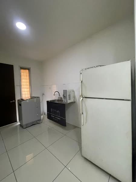 Terraced House for Rent in Bandar Saujana Putra (Tanjong Duabelas) - Zi Ying Lee - Kitchen - PropertyGuru.com.my