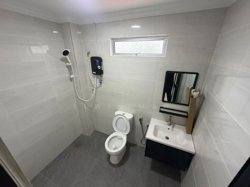 2-storey Terraced House for Sale in Rawang Perdana 2 (Rawang) - Elwin Mah - Bathroom - PropertyGuru.com.my