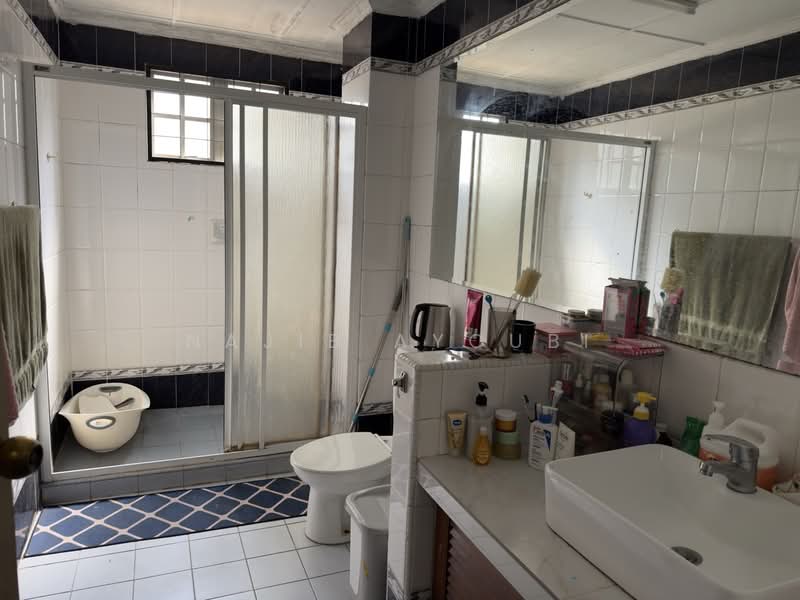 Bukit Rahman Putra untuk Untuk Dijual - RM 700,000, Mac 2026 - Bathroom - PropertyGuru.com.my