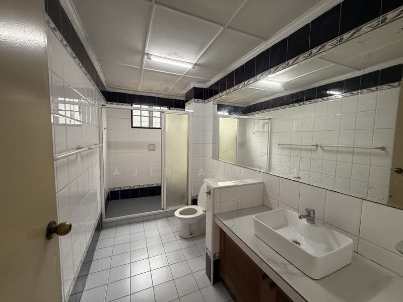 Terraced House for Sale in Bukit Rahman Putra (Sungai Buloh) - Najib Ayoubi - Bathroom - PropertyGuru.com.my