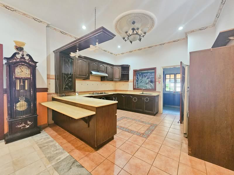 Bungalow for Sale in Taman Bukit Saga (Shah Alam) - Jason Ooi - Kitchen - PropertyGuru.com.my