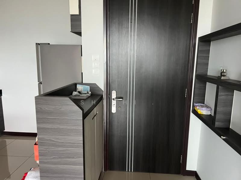 Service Residence for Sale at Molek Regency - Shishi . - Entrance - PropertyGuru.com.my