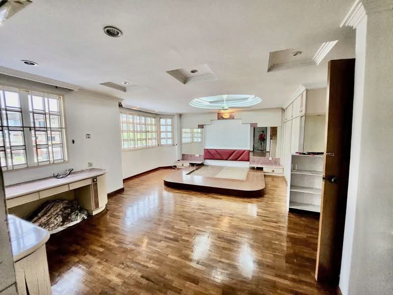 Taman Pelangi untuk Untuk Dijual - RM 2,200,000, Mac 2026 - Bedroom - PropertyGuru.com.my