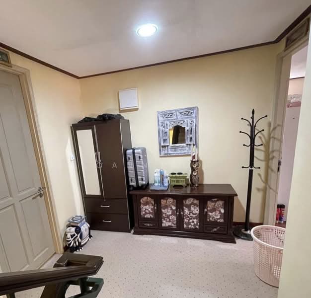 Semi-Detached House for Sale in Shah Alam (Selangor) - Joanne Low - Corridor - PropertyGuru.com.my