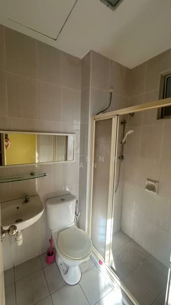 Indah Residence Kemuning Utama untuk Untuk Disewa - RM 2,800 /bulan, Mac 2026 - Bathroom - PropertyGuru.com.my