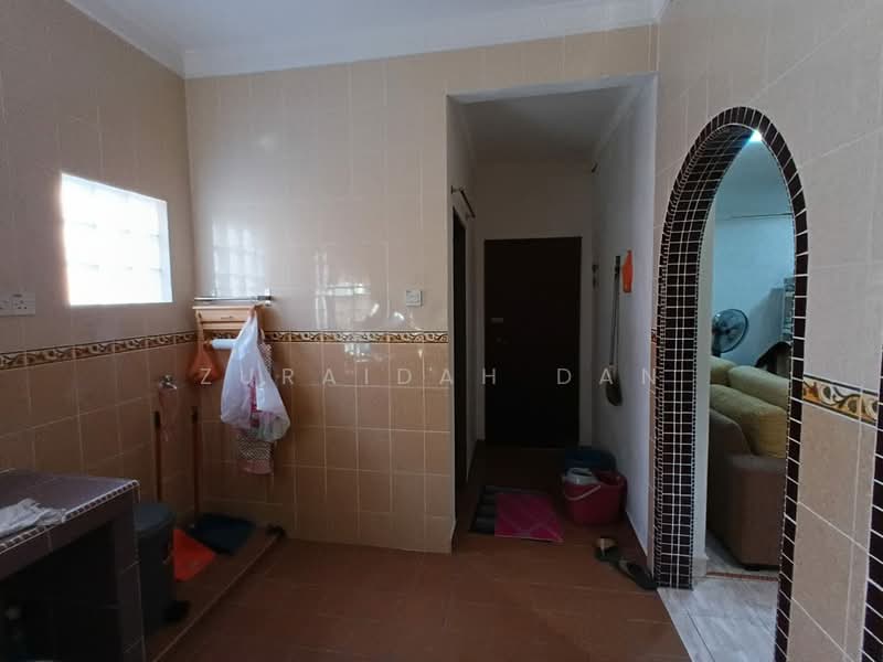 2-storey Terraced House for Sale in Saujana Impian (Kajang) - Zuraidah Dan - Kitchen - PropertyGuru.com.my