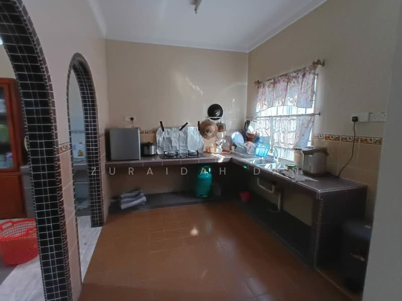 2-storey Terraced House for Sale in Saujana Impian (Kajang) - Zuraidah Dan - Kitchen - PropertyGuru.com.my
