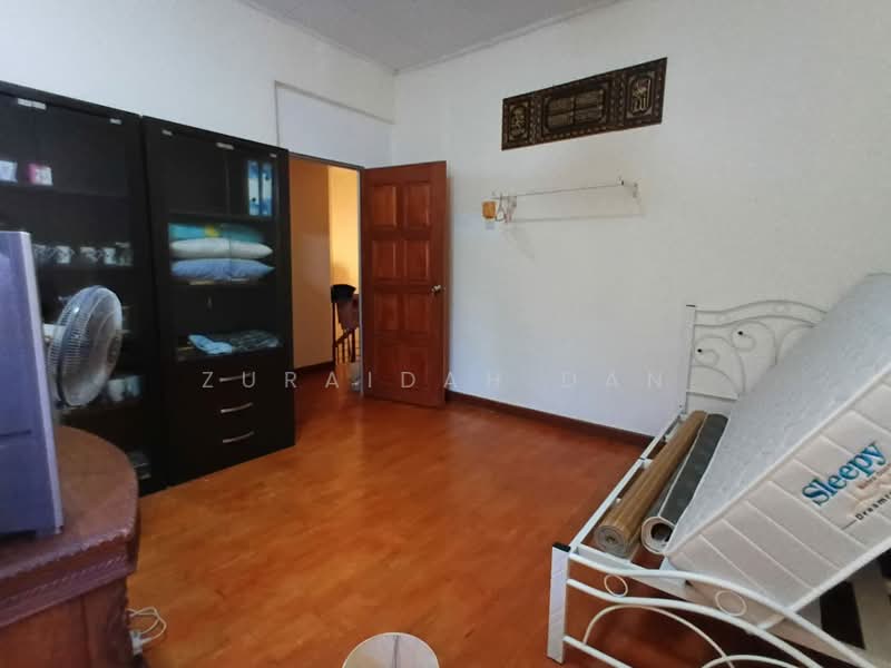2-storey Terraced House for Sale in Saujana Impian (Kajang) - Zuraidah Dan - Bedroom - PropertyGuru.com.my