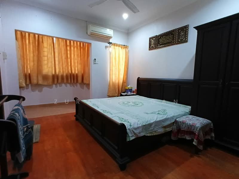 2-storey Terraced House for Sale in Saujana Impian (Kajang) - Zuraidah Dan - Bedroom - PropertyGuru.com.my