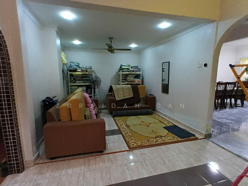 2-storey Terraced House for Sale in Saujana Impian (Kajang) - Zuraidah Dan - Living Room - PropertyGuru.com.my