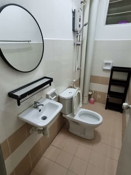 Condominium for Rent at Residensi Laguna (Sunway Belvedere) - Raymond Ling - Bathroom - PropertyGuru.com.my