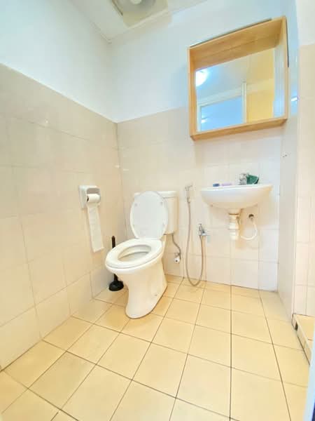 Apartment for Sale at Bayu Puteri - Patricia Loh - Bathroom - PropertyGuru.com.my