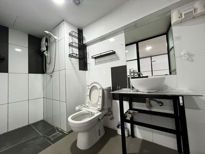 SOHO @ Empire City untuk Untuk Disewa - RM 1,400 /bulan, Mac 2026 - Bathroom - PropertyGuru.com.my