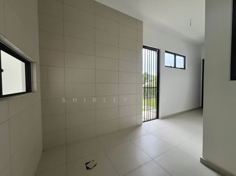 Rumah Teres 3 Tingkat untuk Dijual di Senibong (Permas Jaya) - Shirley Lim - Kitchen - PropertyGuru.com.my