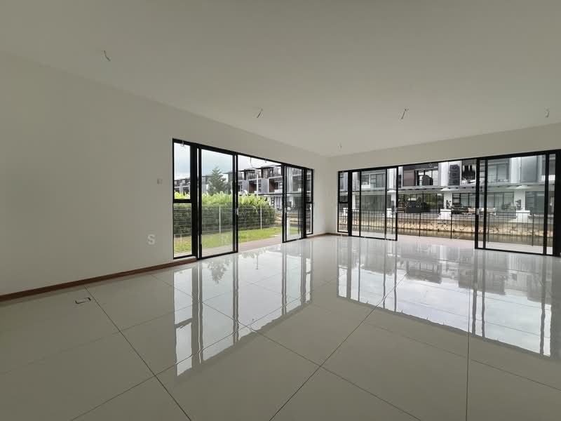 Rumah Teres 3 Tingkat untuk Dijual di Senibong (Permas Jaya) - Shirley Lim - Living Area - PropertyGuru.com.my