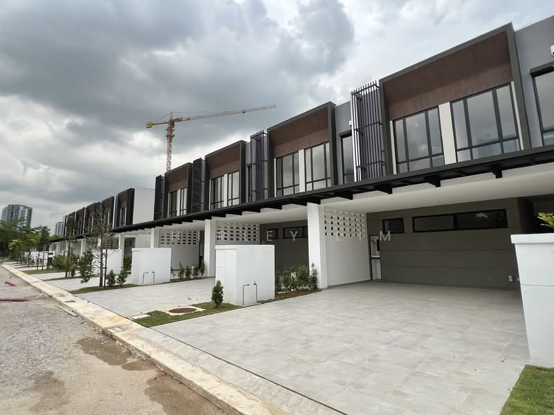 Rumah Teres 3 Tingkat untuk Dijual di Senibong (Permas Jaya) - Shirley Lim - Exterior - PropertyGuru.com.my