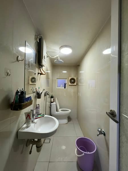2-storey Terraced House for Sale at PJS 10 - Key Ling - Bathroom - PropertyGuru.com.my