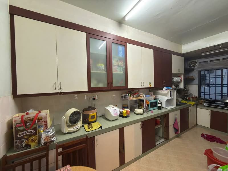 Mutiara Rini untuk Untuk Dijual - RM 568,000, Mac 2026 - Kitchen - PropertyGuru.com.my