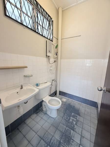 Taman perling tamans perlings untuk Untuk Dijual - RM 700,000, Mac 2026 - Bathroom - PropertyGuru.com.my