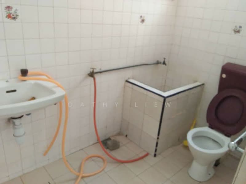 2-storey Terraced House for Sale in Puchong Perdana (Selangor) - Cathy Liew - Bathroom - PropertyGuru.com.my
