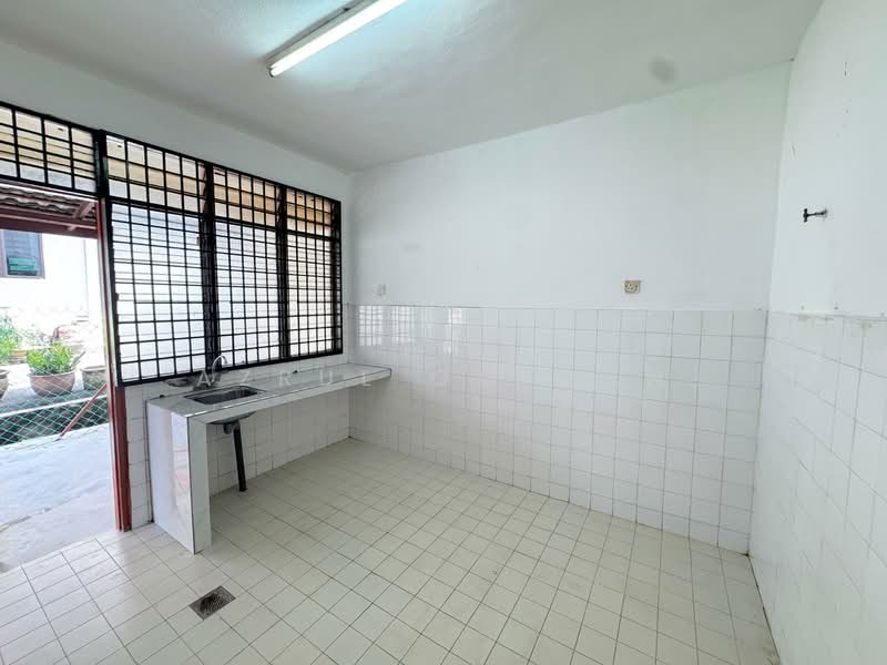 Rumah Teres 2 Tingkat untuk Dijual di Taman Pinggiran Golf (Paroi) - Azrul Othman - Kitchen - PropertyGuru.com.my