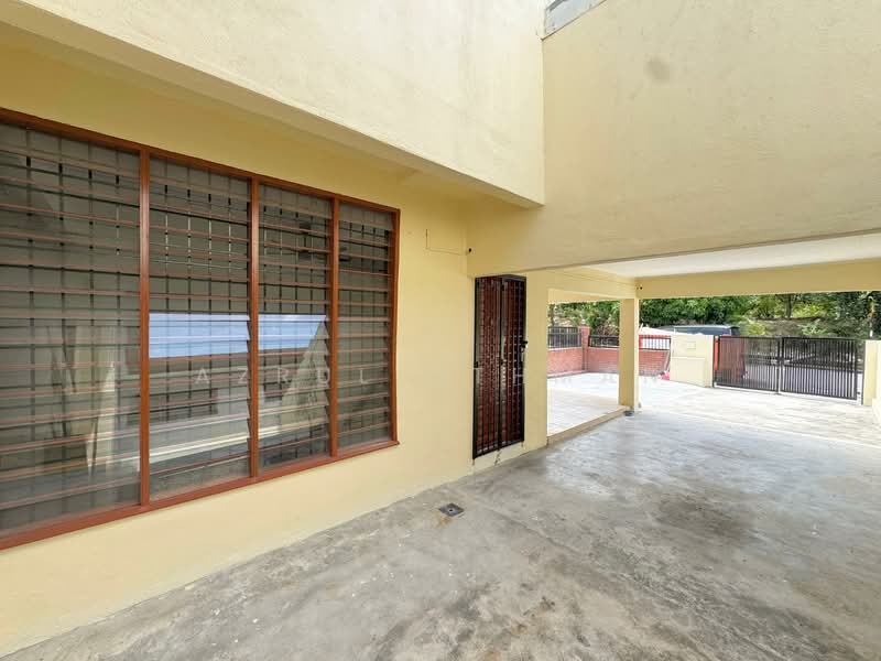 Rumah Teres 2 Tingkat untuk Dijual di Taman Pinggiran Golf (Paroi) - Azrul Othman - Exterior - PropertyGuru.com.my
