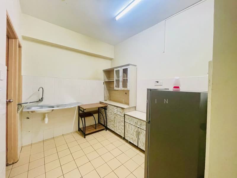 Apartment for Rent at Plaza Indah Apartment - Hasif Ludin - Kitchen - PropertyGuru.com.my