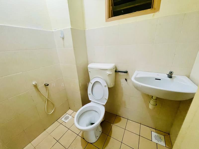 Apartment for Rent at Plaza Indah Apartment - Hasif Ludin - Bathroom - PropertyGuru.com.my