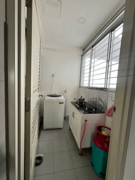 Service Residence for Sale at SetiaWalk - Amanda Lau - Kitchen - PropertyGuru.com.my