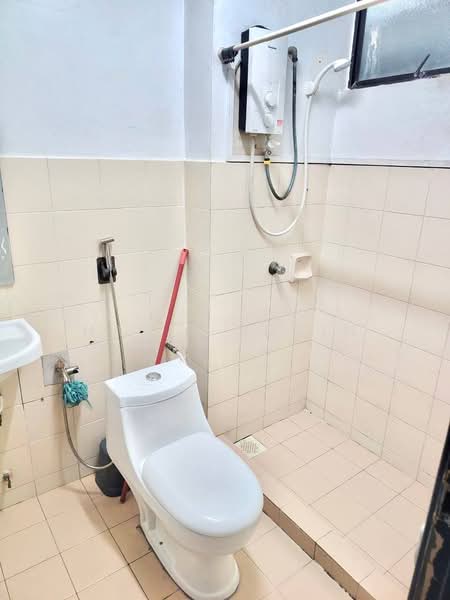 Condominium for Rent at Cyberia Smart Homes - Hasif Ludin - Bathroom - PropertyGuru.com.my
