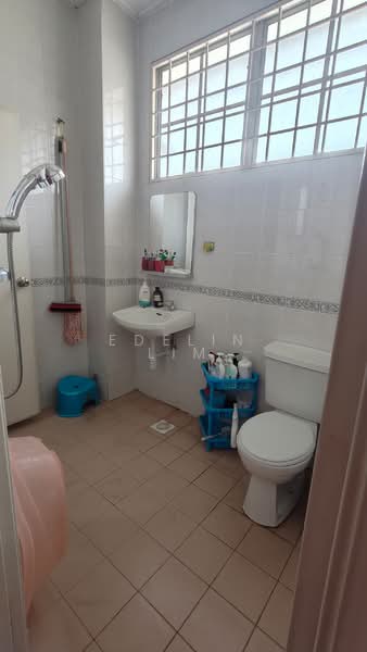 2-storey Terraced House for Sale in Kota Kemuning (Shah Alam) - Edelin Lim - Bathroom - PropertyGuru.com.my
