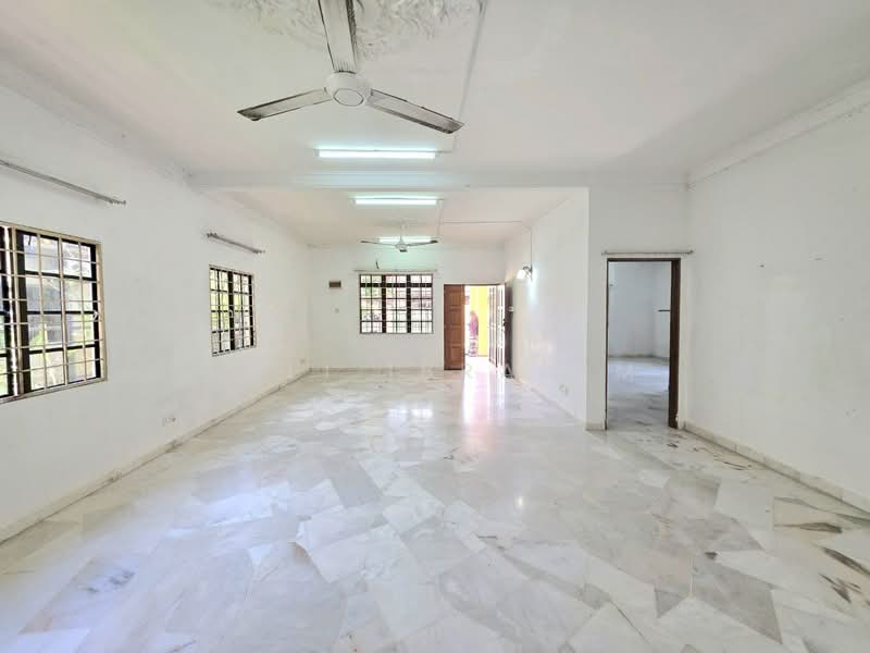 Bungalow for Sale in Sungai Buloh (Selangor) - Azli Ibrahim - PropertyGuru.com.my